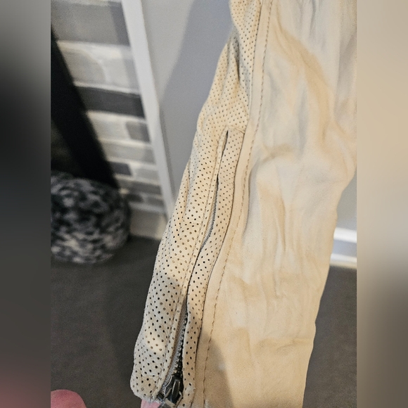 UGG Cream Suede Jacket Size XS - Picture 3 of 11